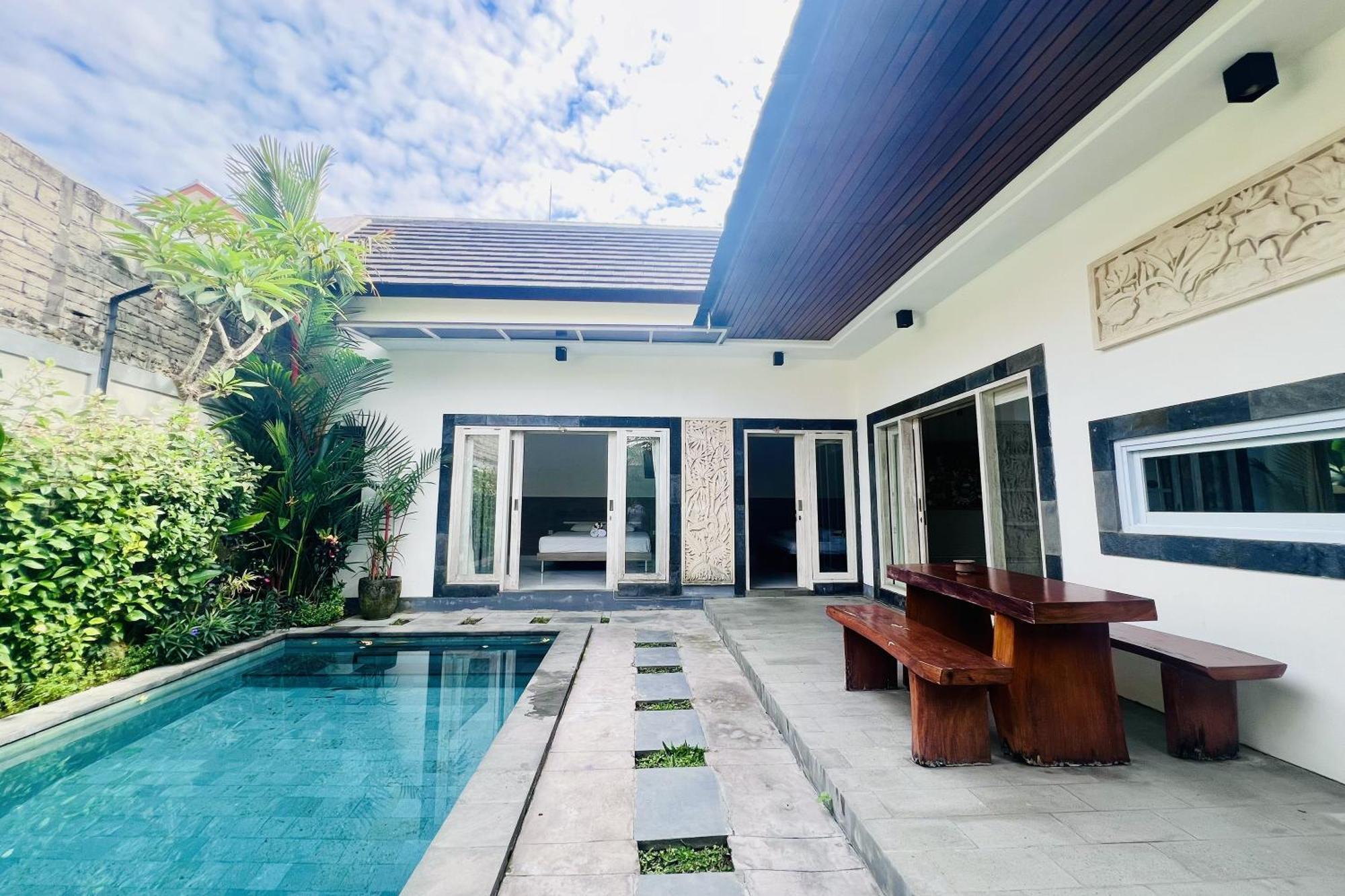 Enno Villa *